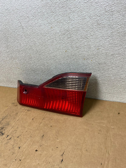 1998 to 2000 Honda Accord Right Passenger Side Inner Tail Light T2328 DW1