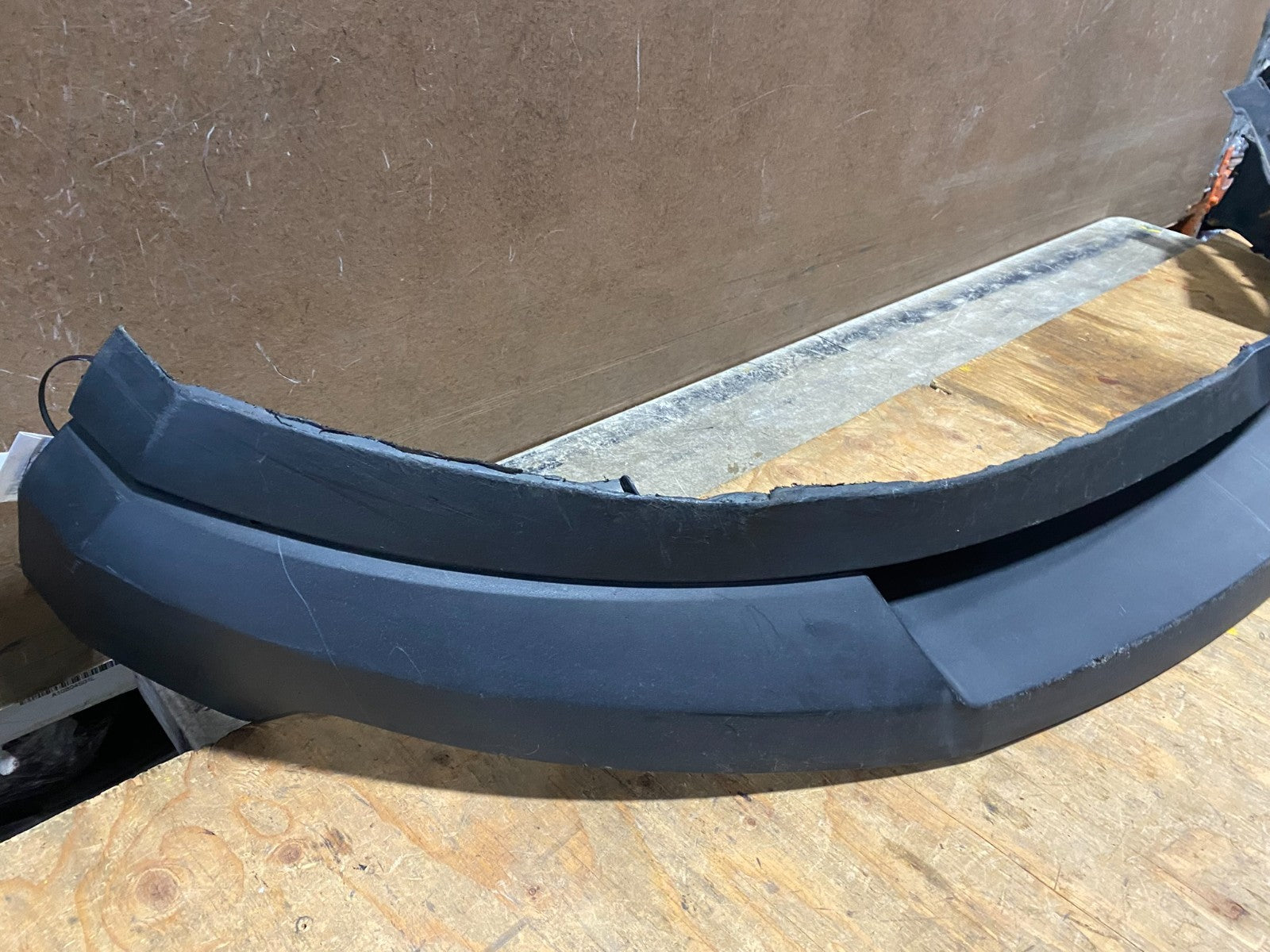 2013 to 2016 GMC Acadia Front Lower Bumper Cover 20982396 Z8525 PS1