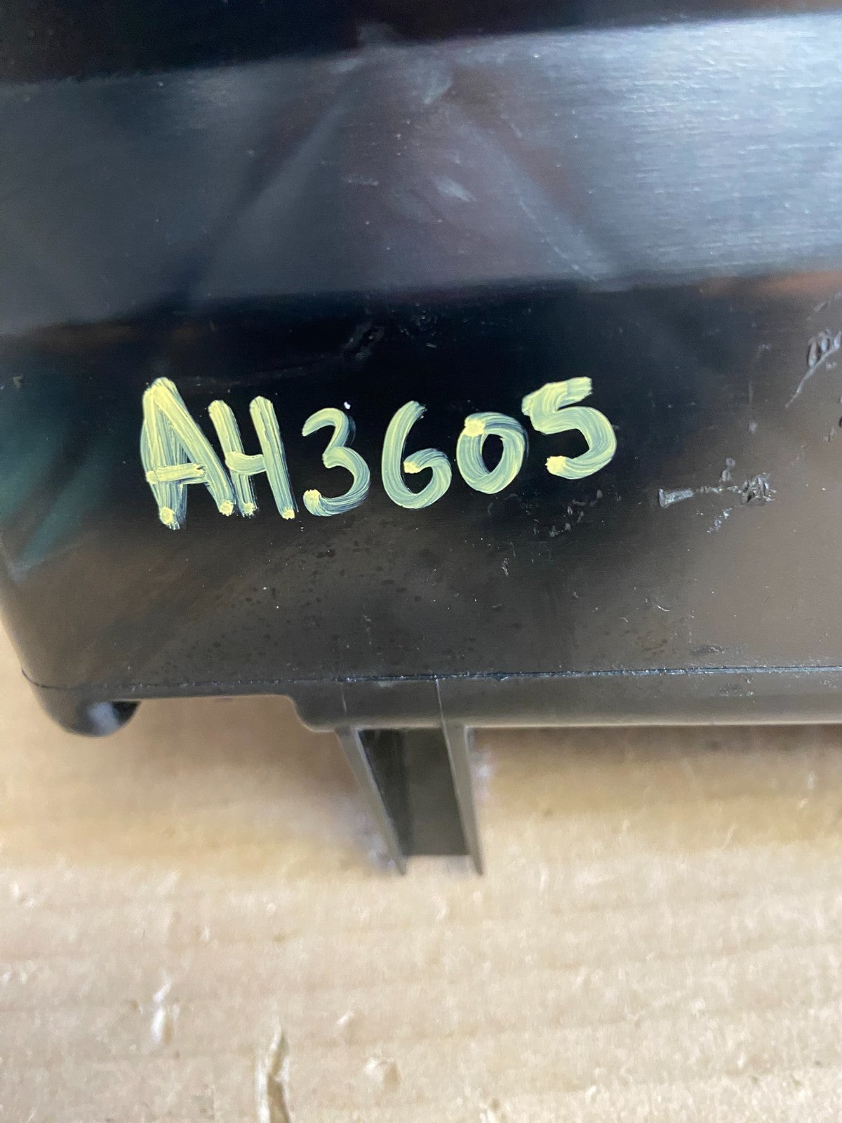 2000 to 2006 BMW X5 Right Passenger Storage Glove Box AH3605 DG5
