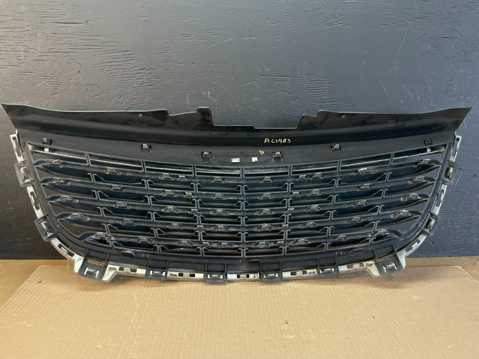 2011 to 2016 Chrysler Town & Country Front Upper Grill Grille Oem AC1983 DG5