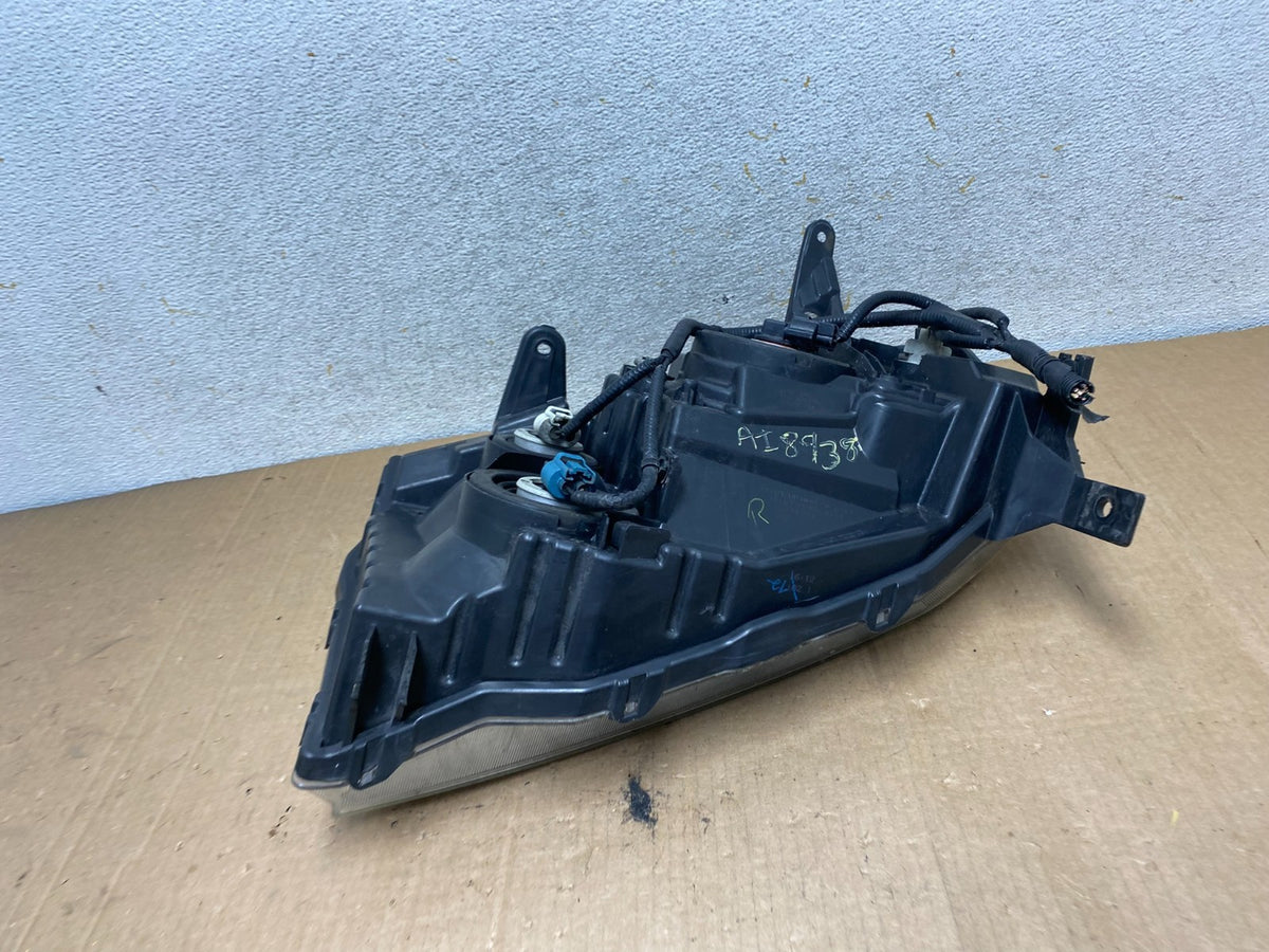 2009 2010 2011 Honda Pilot Right Passenger RH Halogen Headlight AI8938 DW6