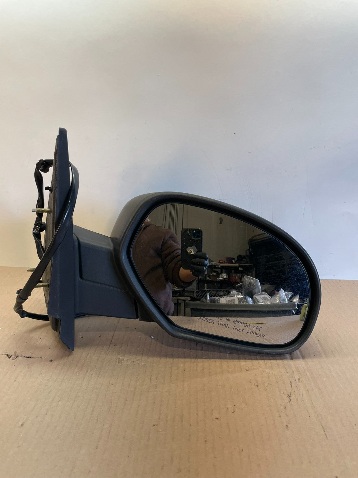 2007-2013 Chevrolet Tahoe Silverado Suburban Right Passenger Mirror AJ0830 DG6