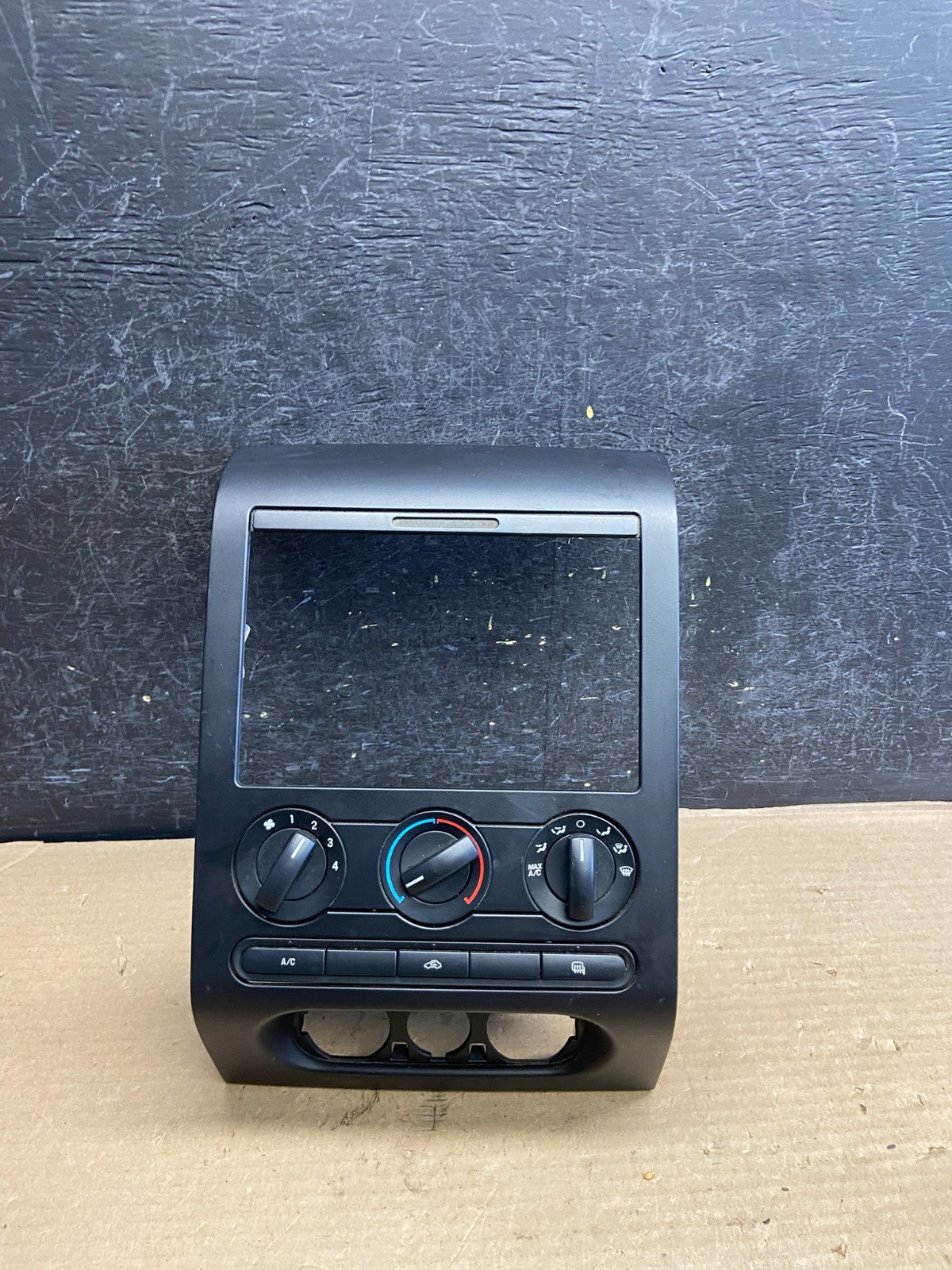 2004 to 2008 Ford F150 Radio Climate Dash Bezel Surround Black ah3633 DG0