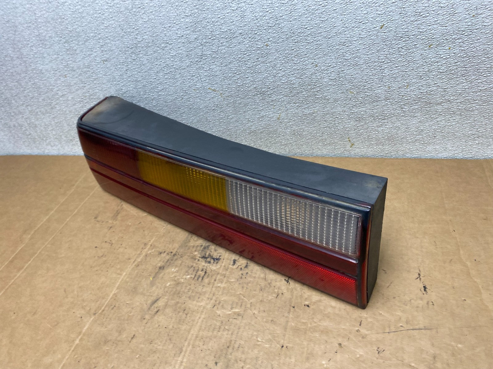 1985 1986 Ford Mustang Left Driver LH Side Tail Light T2206 DW1