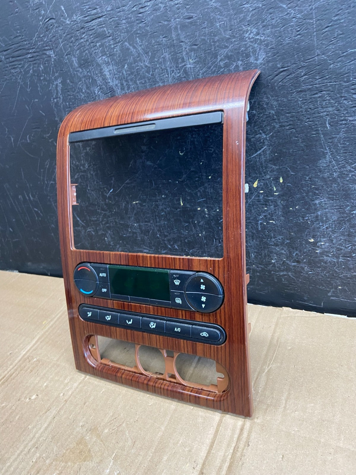 2004 to 2008 Ford F150 Radio Climate Dash Bezel Surround Black AD7199 DG1