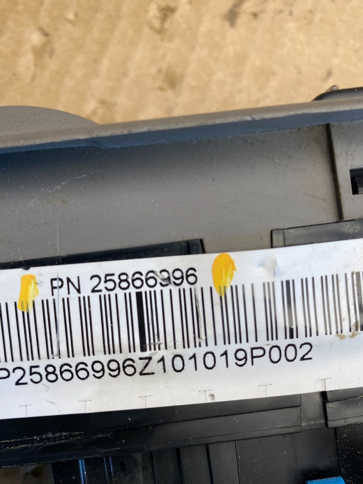 2006 - 2009 GMC Envoy Master Power Door Lock Window Switch Heat Seat AC6708 DG4