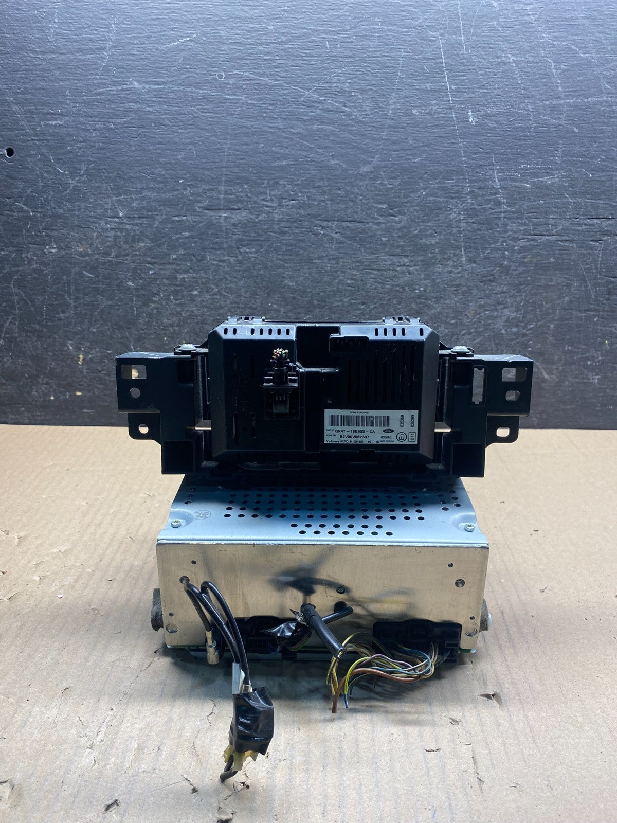 2015 to 2017 Ford Transit Connect CD MP3 Radio Receiver DT1T-19C107-AG AI47733