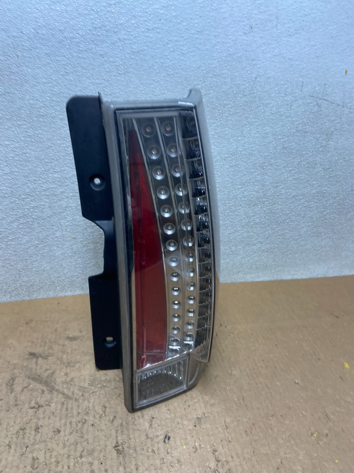 2007 to 2014 Cadilla Escalade Driver Side Right Passenger Side Tail Light AA00832