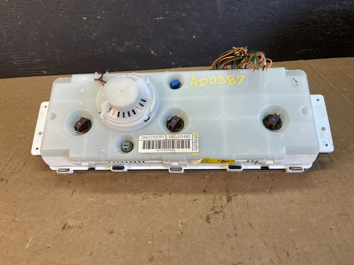 2003 2004 Land Rover Discovery Speedometer Cluster Gauge AD0387 DG7