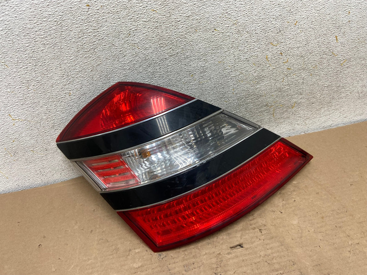 2007 - 2009 Mercedes-Benz S-Class Tail Light Left Driver LH Side AE7341 LK0