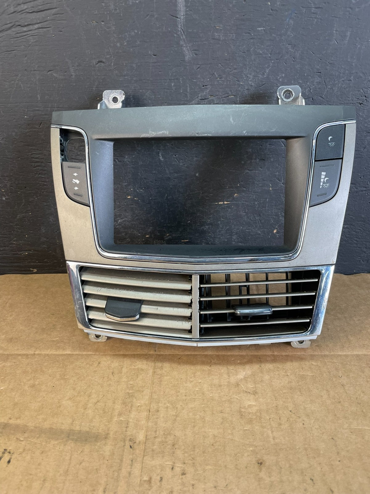 2010 - 2012 Lincoln Mkt Center Dash Gps Radio Bezel Panel Air Vent AC5228 DG0