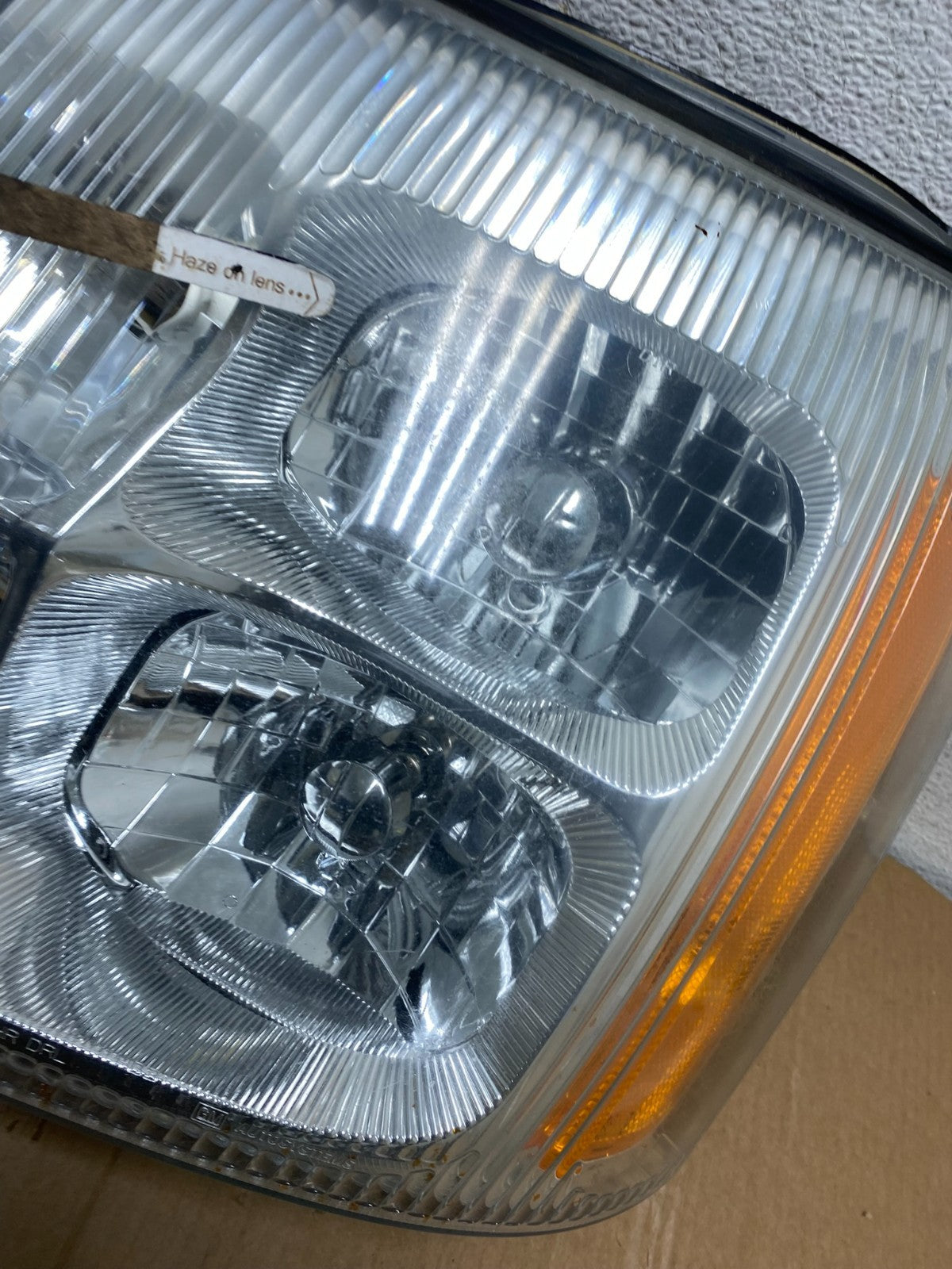 2002 to 2006 Cadillac Escalade Left Driver Lh Xenon HID Headlight AI8817 DW4