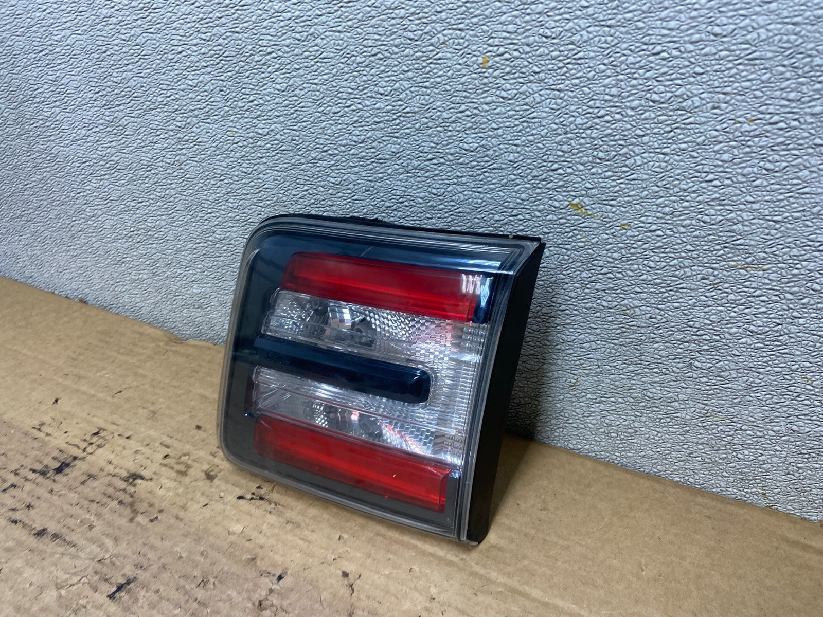 2013 to 2016 GMC Acadia Right Passenger RH Side Inner Tail Light AB5357 LK1