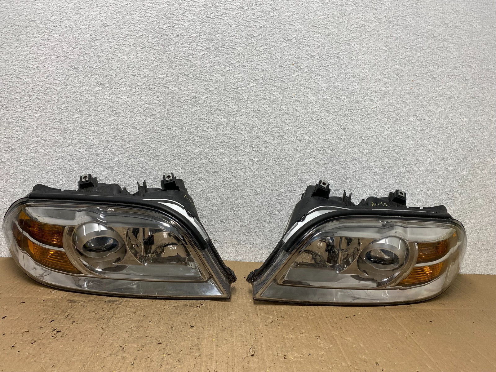 2004 2005 2006 Acura MDX Left+Right Headlights Halogen AC0150 DW0