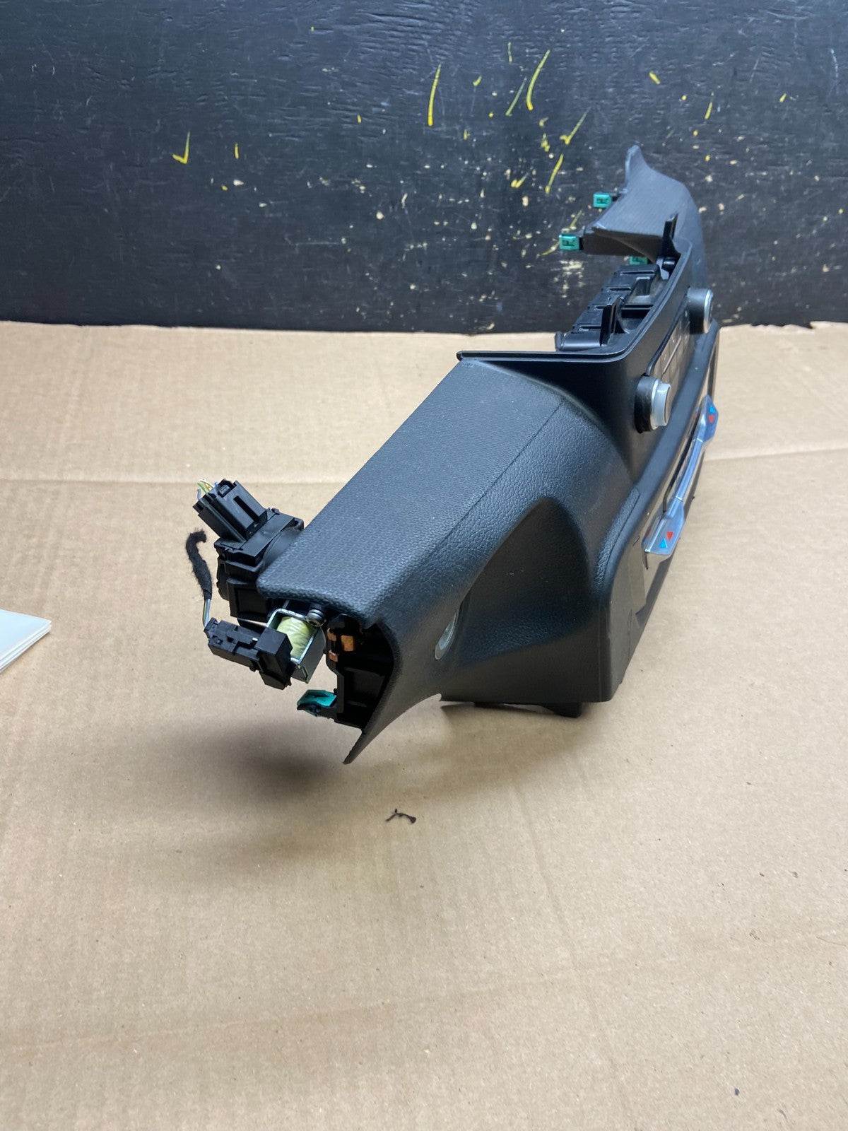 2020 to 2023 Ford Explorer Radio Climate Control Panel Trim y2074 DG2