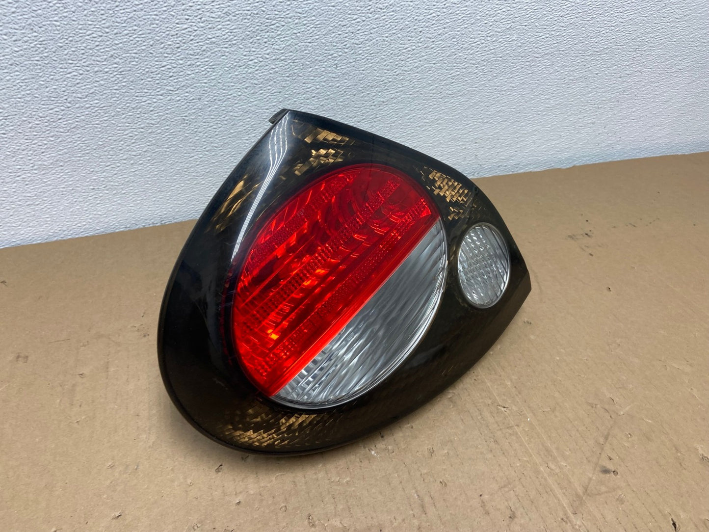 2000 to 2001 Nissan Maxima Left Driver Lh Side Tail Light Oem AB6471 LK2