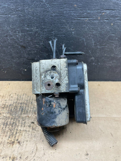 2004-07 Chevrolet Express ABS Pump Control OEM 13567136 Module R4375 DG3