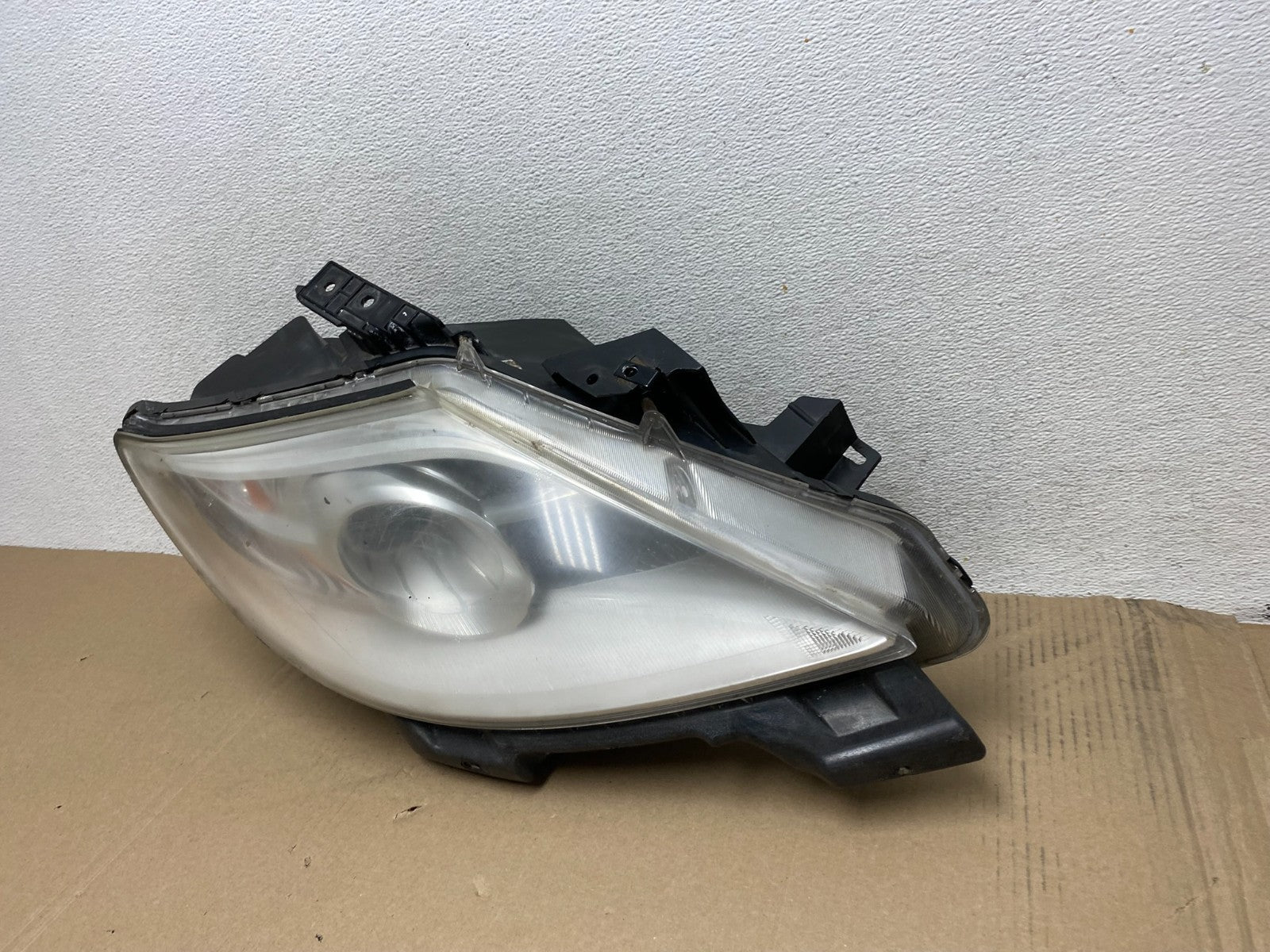 2010 - 2012 Mazda Cx9 Cx-9 Right Passenger RH Headlight Halogen AG6812 DW1