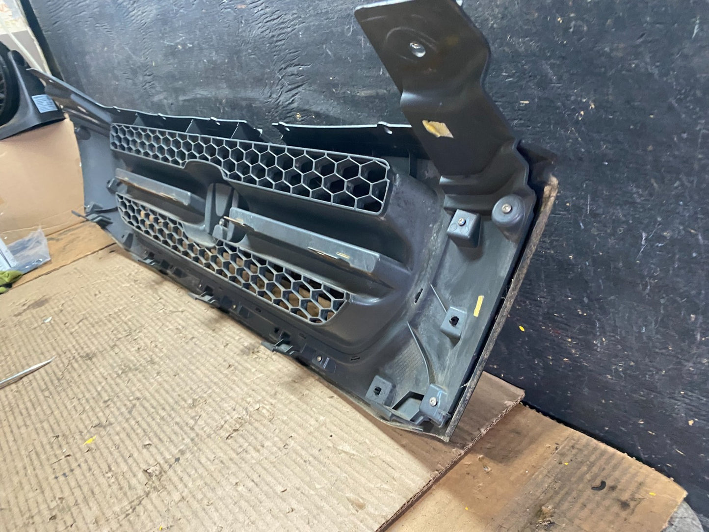 2003 2004 2005 Honda Pilot Front Upper Grill Grille Oem S5775 DG5