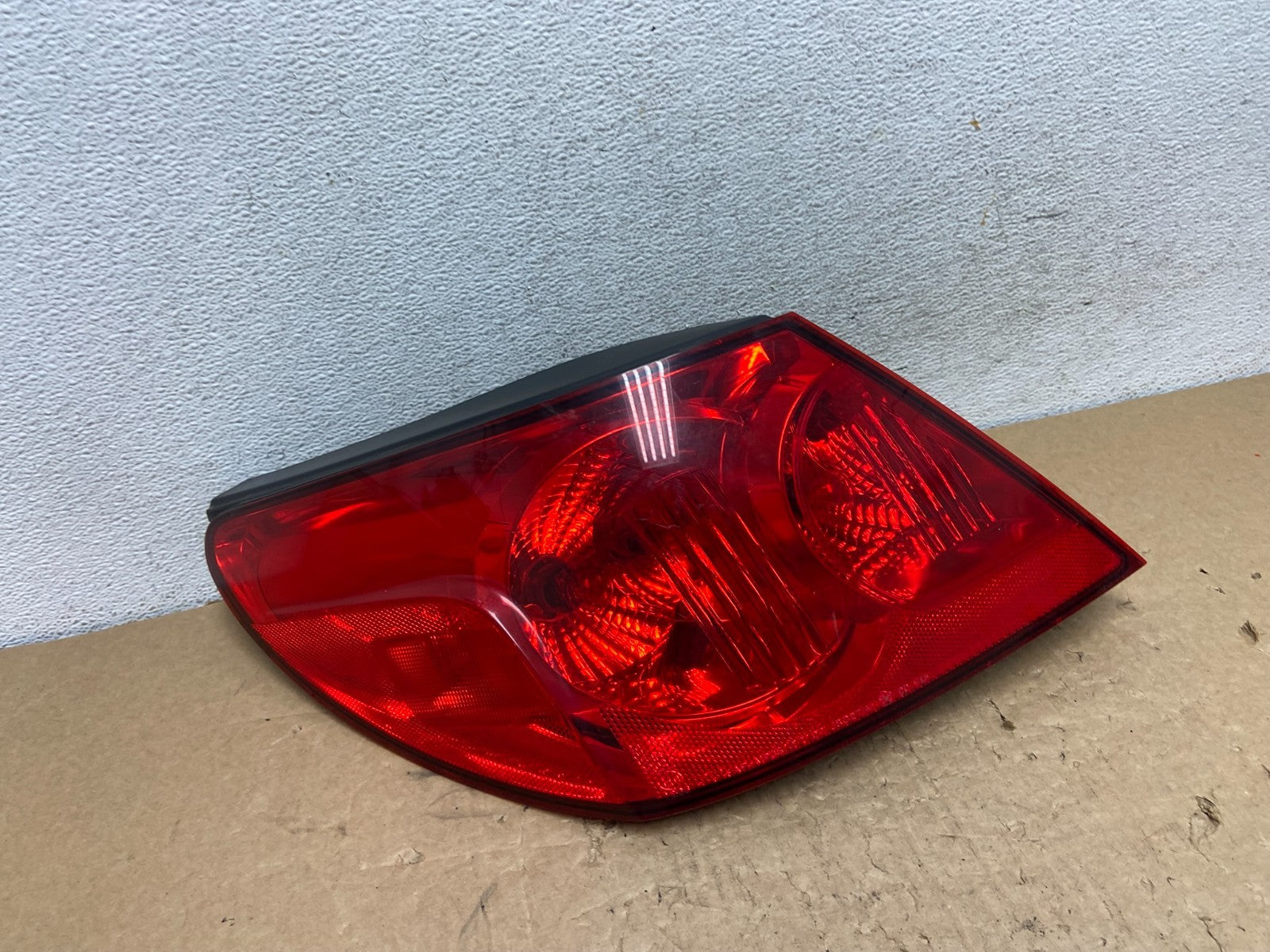 2009 2010 Chrysler Sebring Sedan Left Driver LH Side Tail Light AF8027 DG0