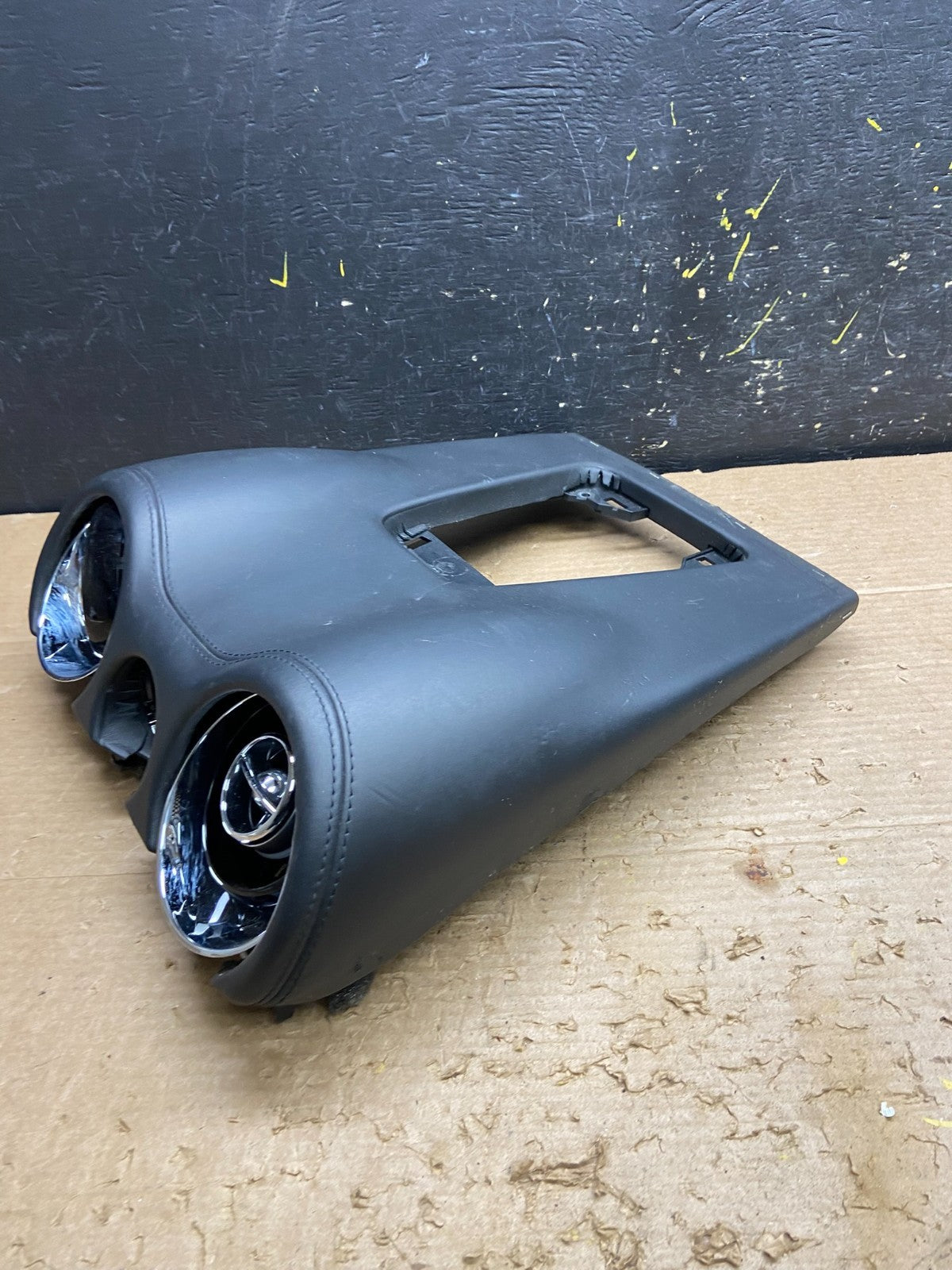2010 to 2013 Jaguar XJ Dash Center Air Vent OEM W2063 PS3
