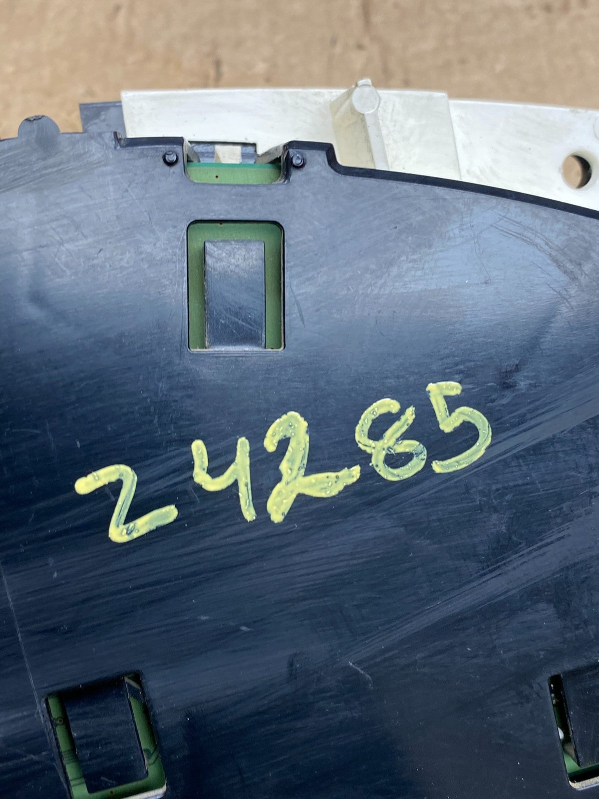 2004 to 2007 Chevrolet Express Speedometer Cluster Gauge Z4285 DG6