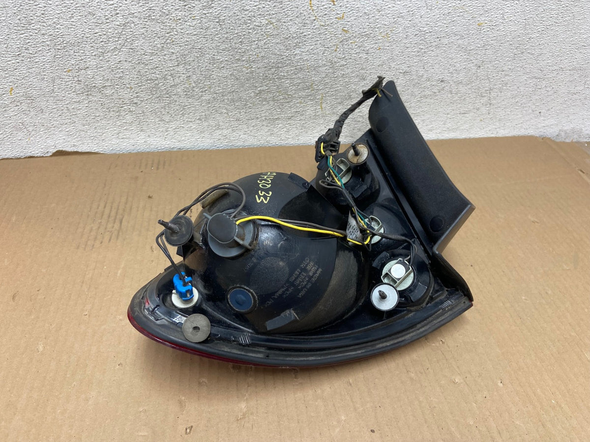 2005 to 2009 Buick Lacrosse Left Driver LH Side Tail Light AH3033 LK4