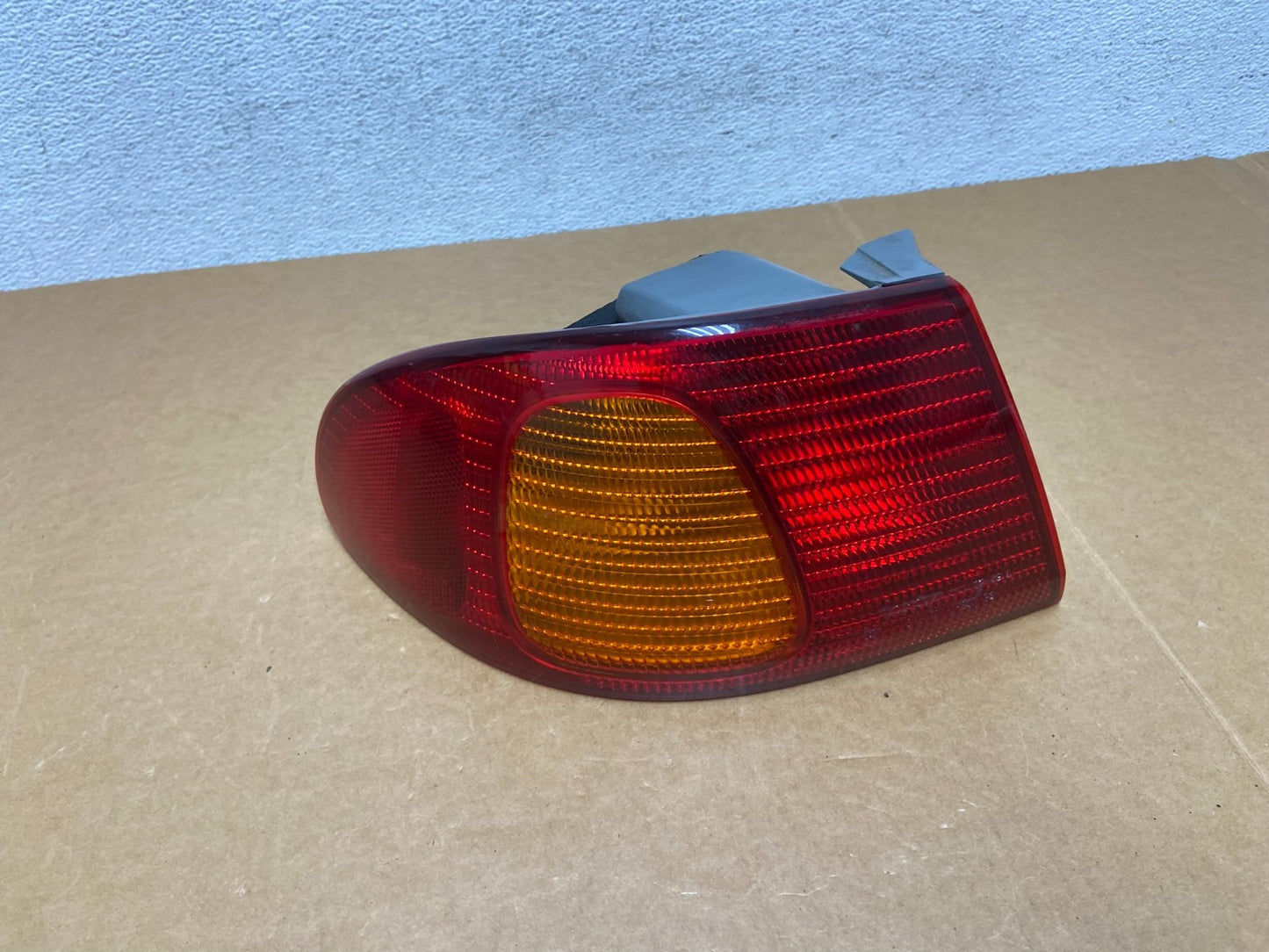1998 1999 2000 Toyota Corolla Left Driver Lh Side Tail light AD8908 DW0