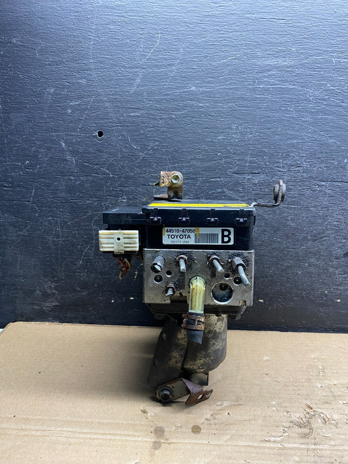 2004 - 2009 Toyota Prius ABS Brake Pump Anti Lock Module AI7483 DG1