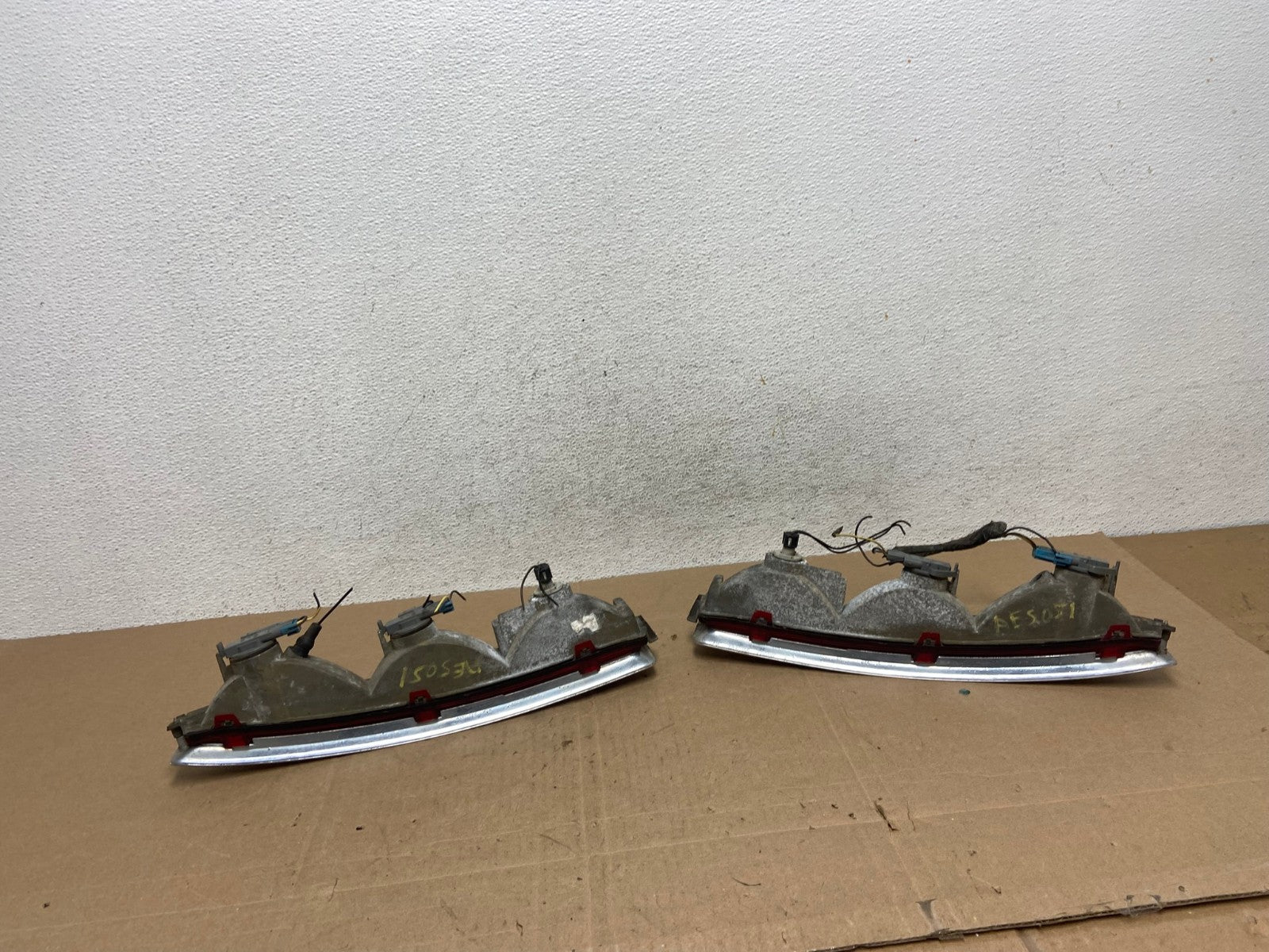 1994 to 1999 Cadillac Deville Left+Right Side Tail lights AE5051 LK5