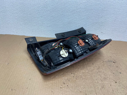 2007 to 2010 Hyundai Entourage Left Driver LH Side Tail Light Oem AC0330 LK3