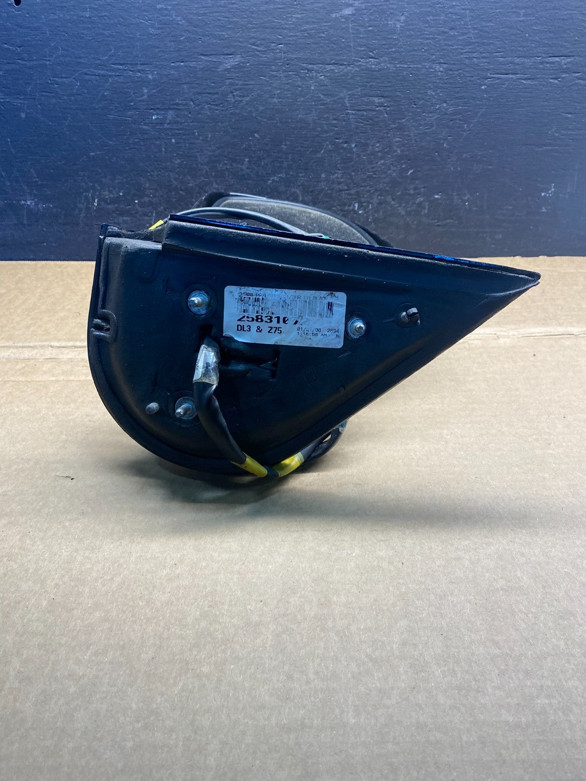 2007 - 2014 Cadillac Escalade Left Driver Door Mirror Turn Signal AD2996 DG3