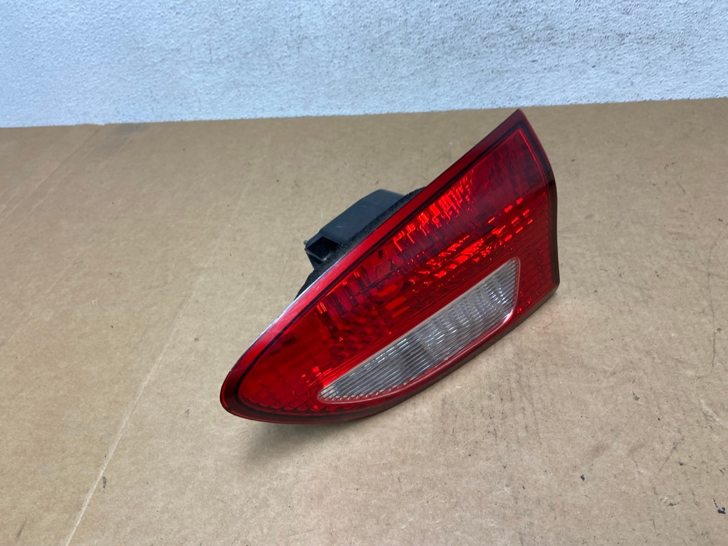 2006 2007 Subaru Tribeca B9 Right Passenger Side Tail Light Inner AE3071 LK2