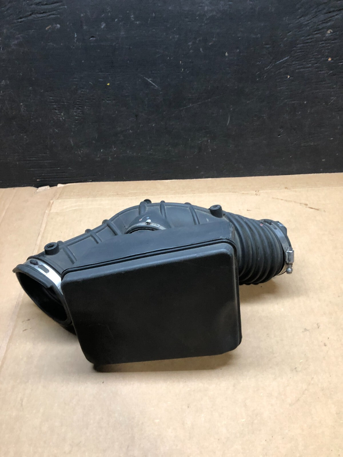 2009 to 2012 Ford Flex Taurus Lincoln Mks Air Hose  Duct Tube OEM F4259 PS4