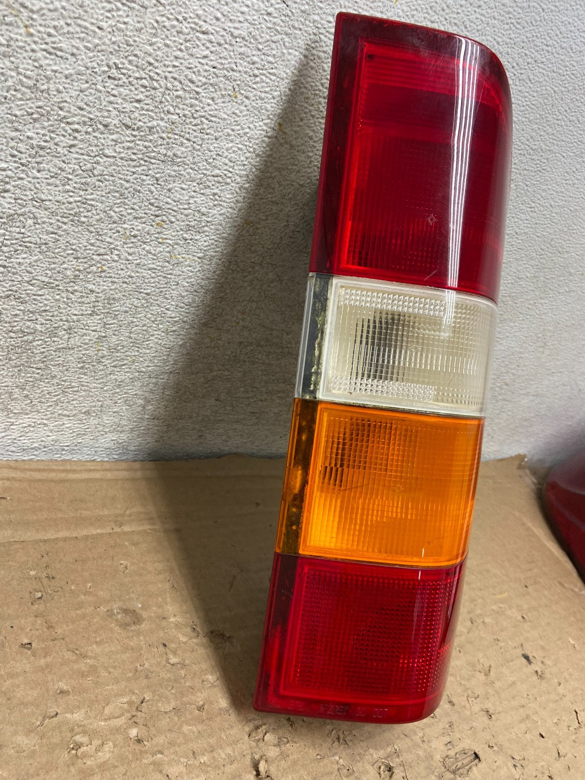 2002-2006 Mercedes Dodge Sprinter Right Passenger Rh Tail Light ah9149 DG2