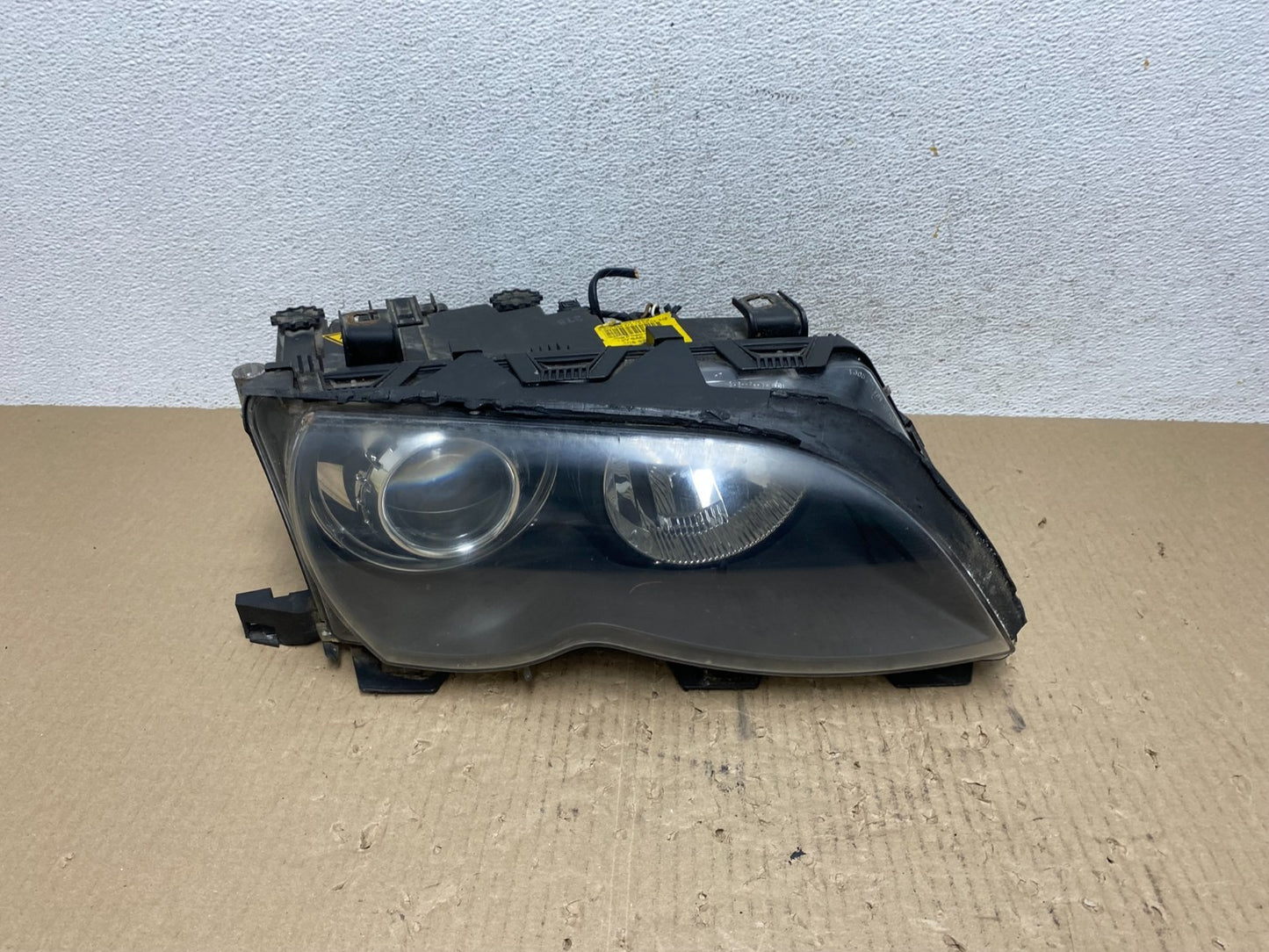 2002 - 2005 BMW 3 E46 Sedan Right Passenger RH Xenon HID Headlight AE7082 DW0