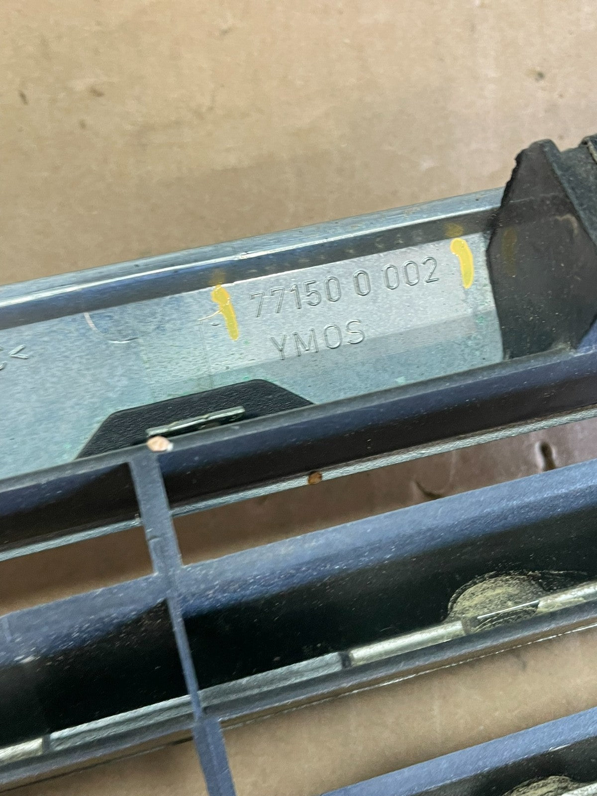 1997-2003 Mercedes Clk-Class CLK320 CLK350 Front Upper Grill Grille ad8496 DG8