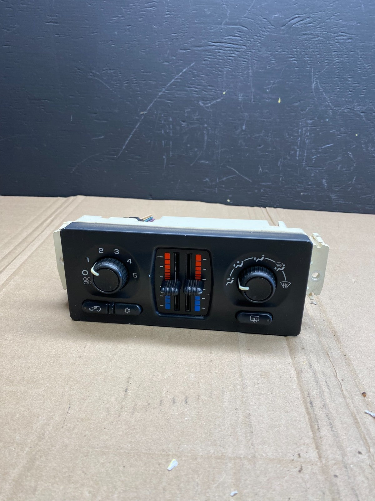 2003-2006 GMC Chevrolet Envoy Trailblazer Climate Control A/C Panel AB8687 DG0