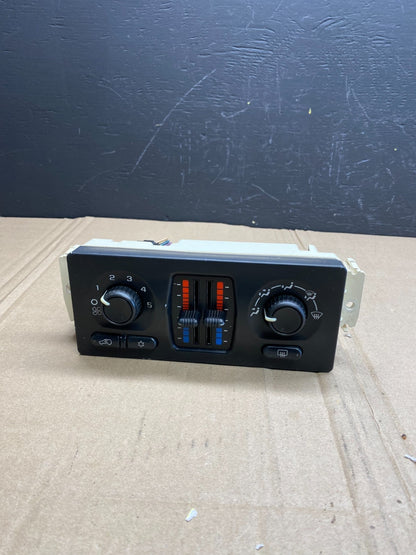 2003-2006 GMC Chevrolet Envoy Trailblazer Climate Control A/C Panel AB8687 DG0