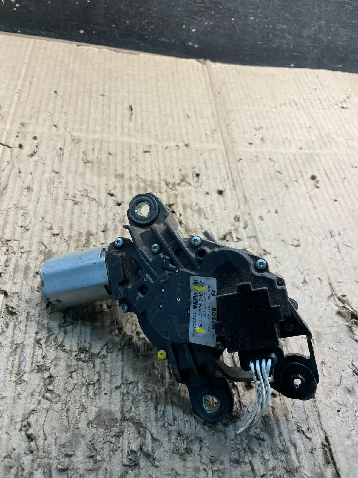 2010 to 2014 Volkswagen Golf Rear Windshield Wiper Motor y0033 DG5