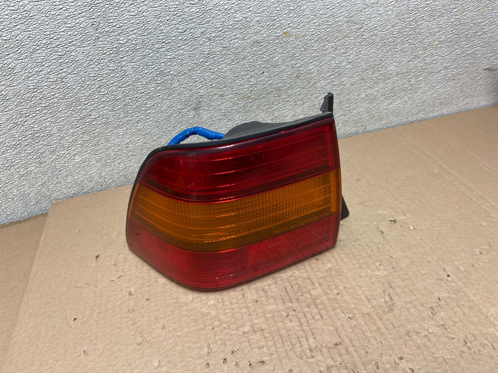 1995 to 1997 LEXUS LS400 LS 400 Left Driver LH Side Tail Light OEM AB2487 DG0