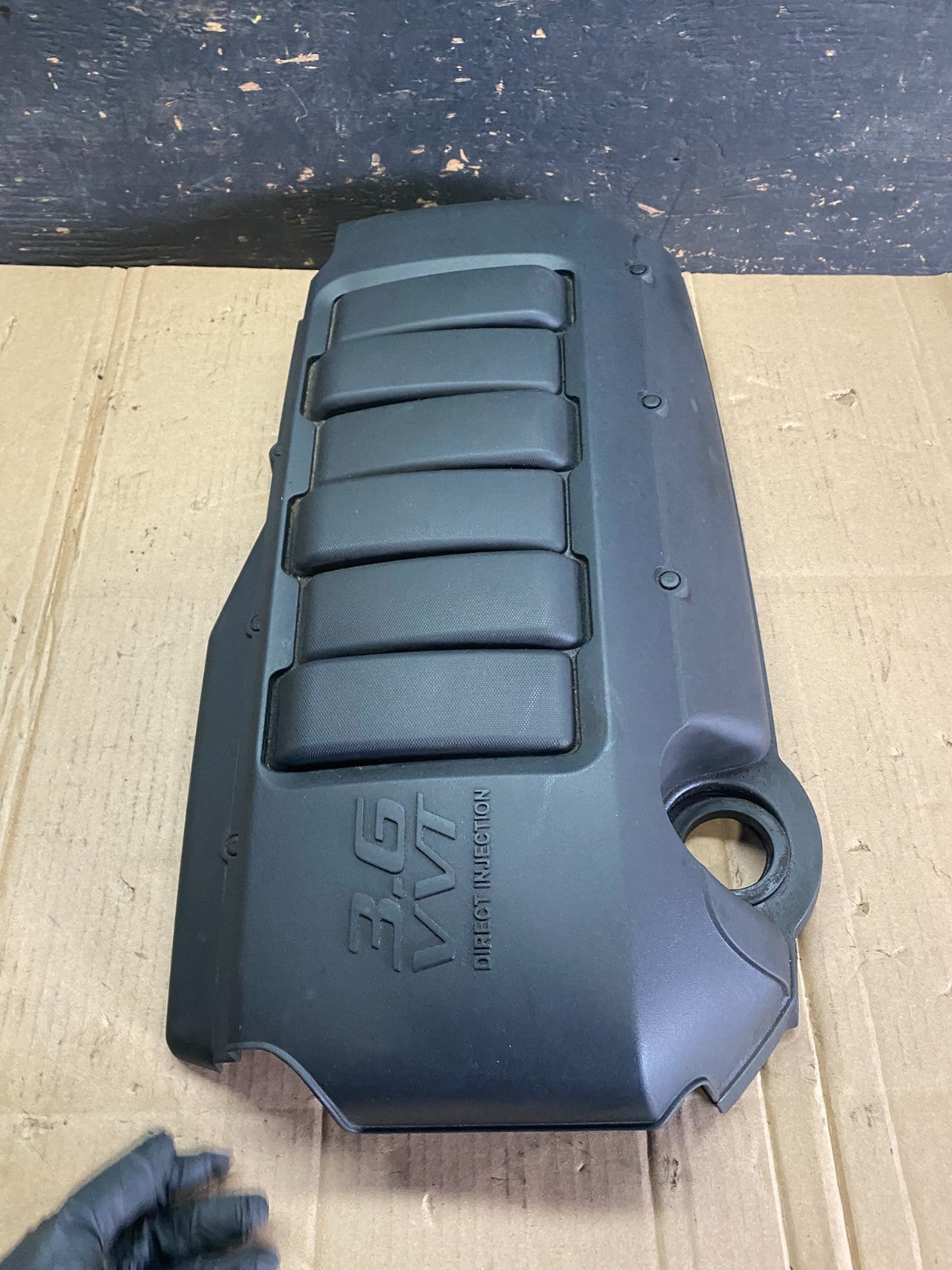 2007 to 2008 GMC Acadia 3.6L VVT Engine Cover Shield OEM s5997 DG3