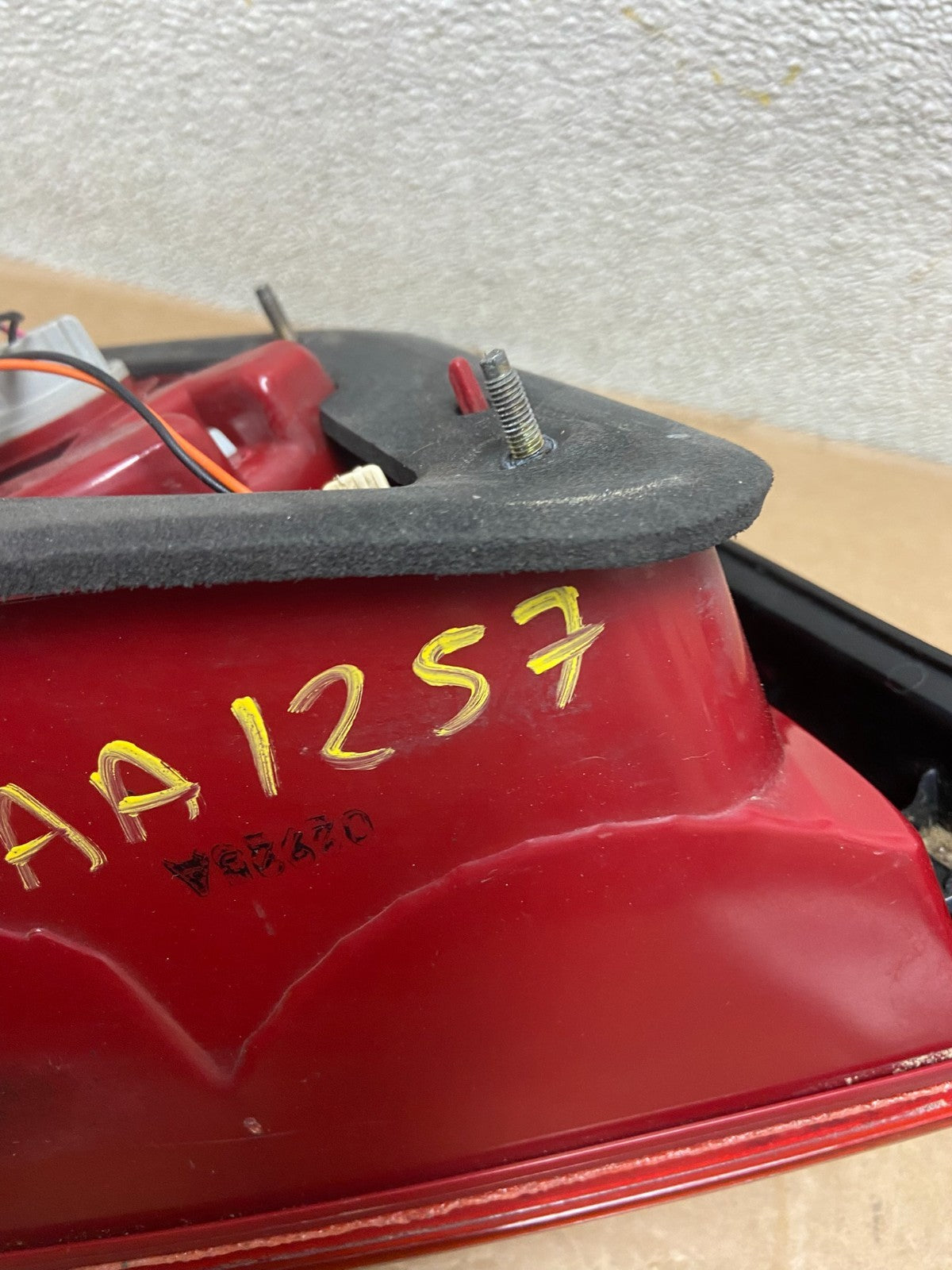 2002 - 2005 Hyundai Sonata Right Passenger RH Side Tail Light OEM AA1257 DW8