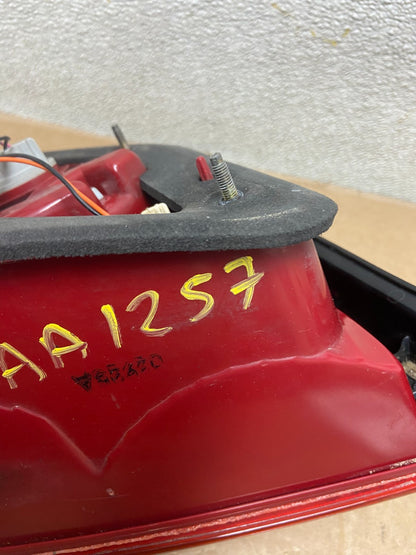 2002 - 2005 Hyundai Sonata Right Passenger RH Side Tail Light OEM AA1257 DW8