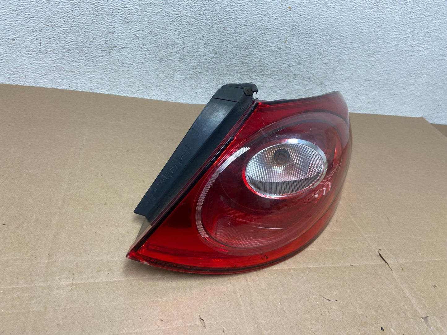 2009-2012 Volkswagen CC Right Passenger RH Side Tail Light AE4899 LK2