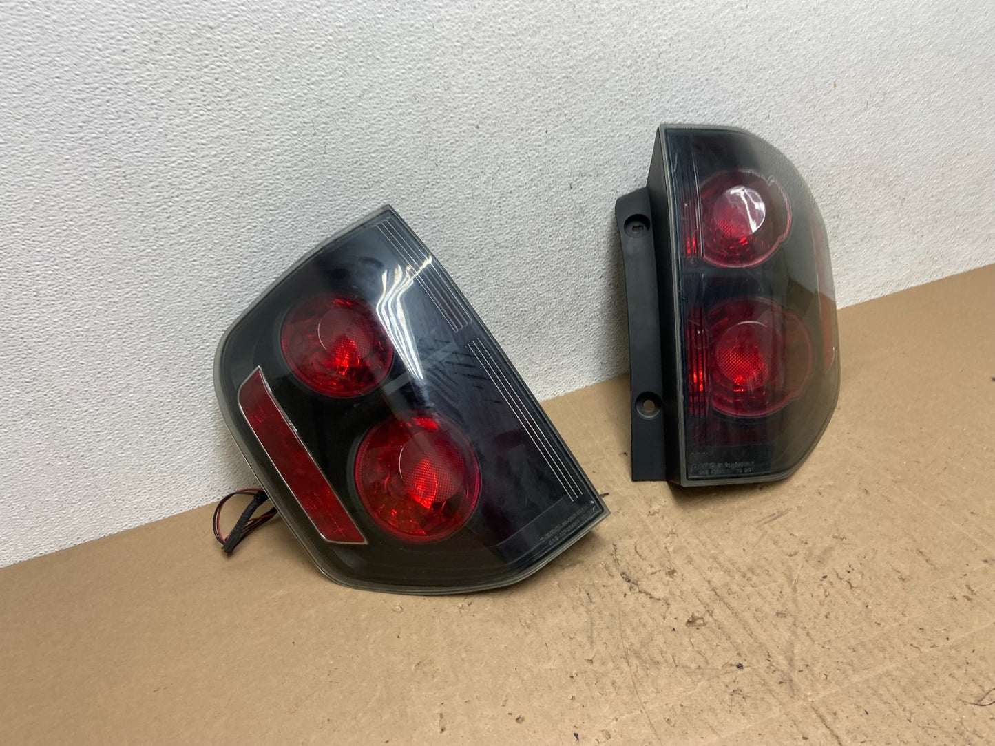 2003 to 2008 Honda Pilot Left+Right Set Side Black Tail Lights AE6461 DG2