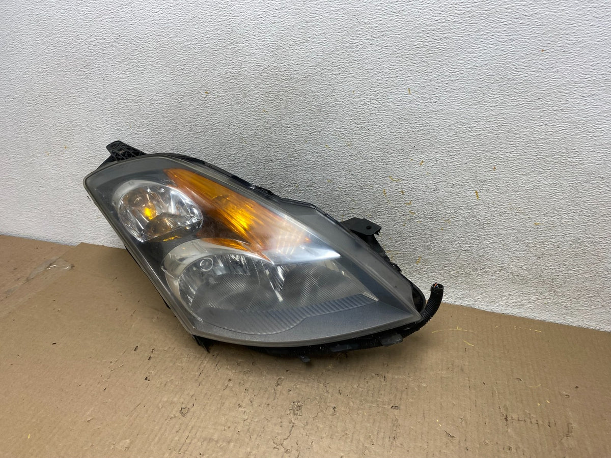 Sedan 2007 to 2009 Nissan Altima Right Passenger Halogen Headlight AH5997 DW2