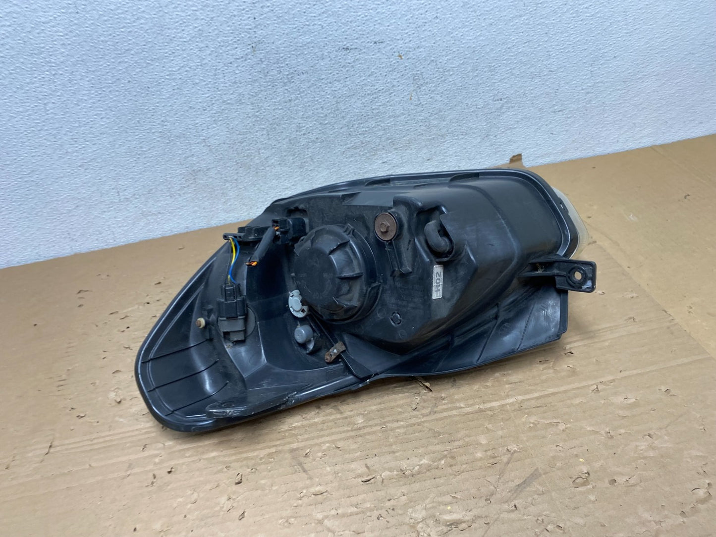 2006 to 2011 Hyundai Accent Sedan Right Passenger Halogen Headlight AD4378 DW5