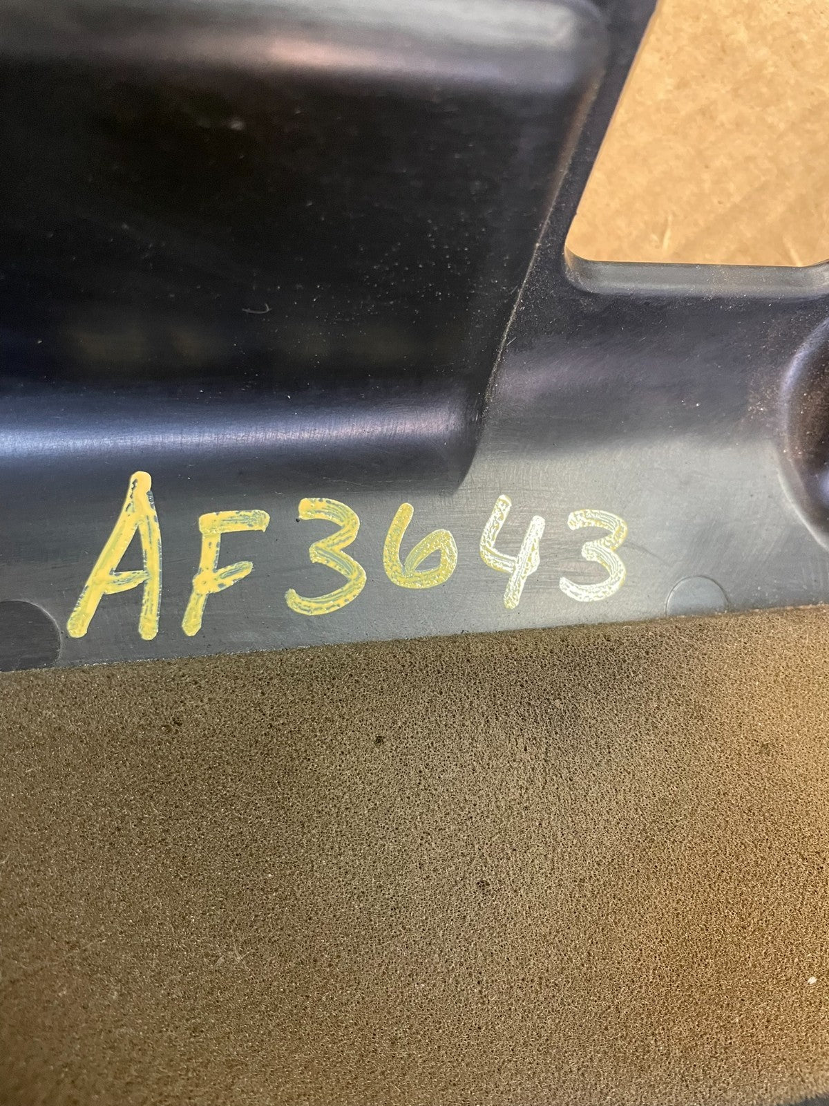 2008 to 2013 GMC Yukon Vortec Engine Cover Shield AF3643 DG7