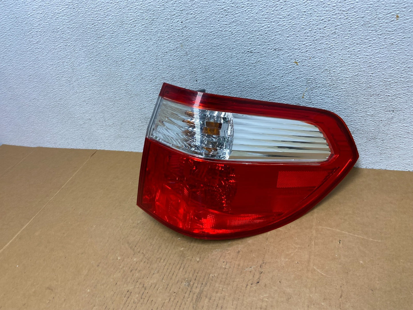 2005 2006 2007 Honda Odyssey Right Passenger RH Side Tail Light AD9081 DW1